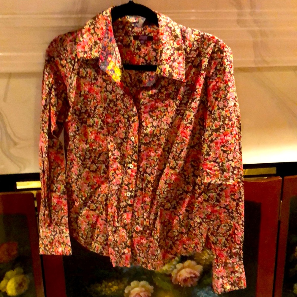 Liberty button down shirt. 100% cotton. Sz M